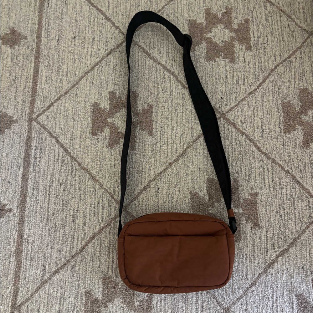 NWT BAGGU Brown Camera Crossbody Bag - Picture 2 of 6